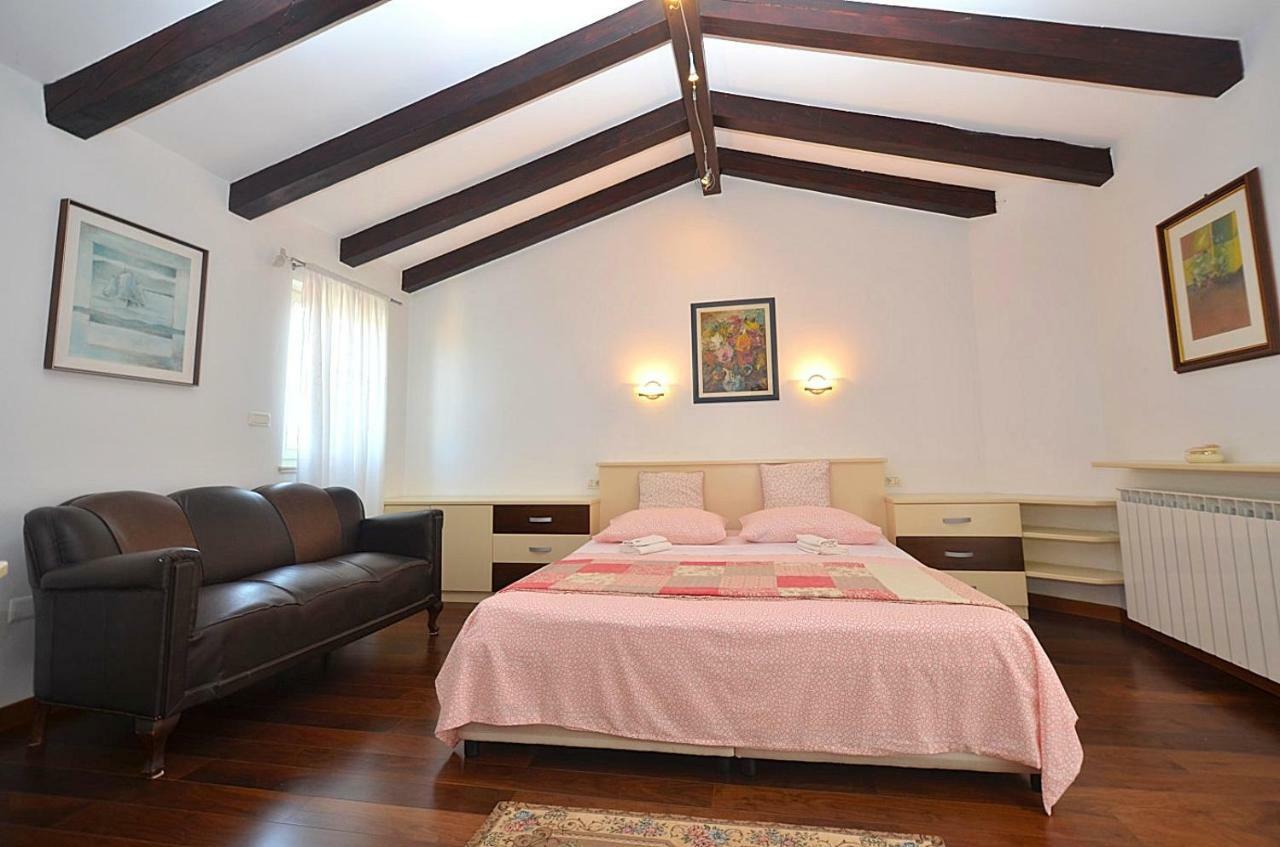 Holiday Home Sverko Novigrad  Exterior photo
